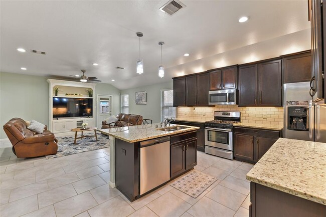 Building Photo - 12814 Pirate Bend Dr