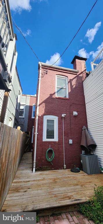 Building Photo - 832 S Milton Ave