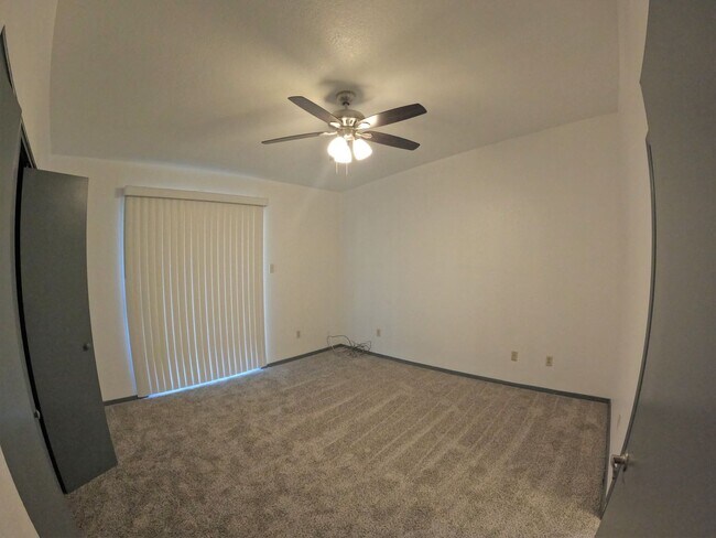 Building Photo - 2717 Fairway Dr