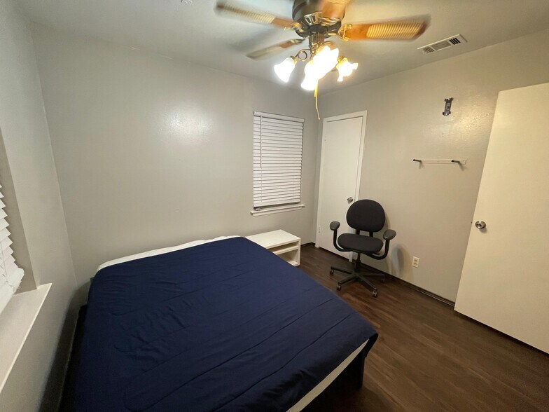 Building Photo - 3817 Titan Trl