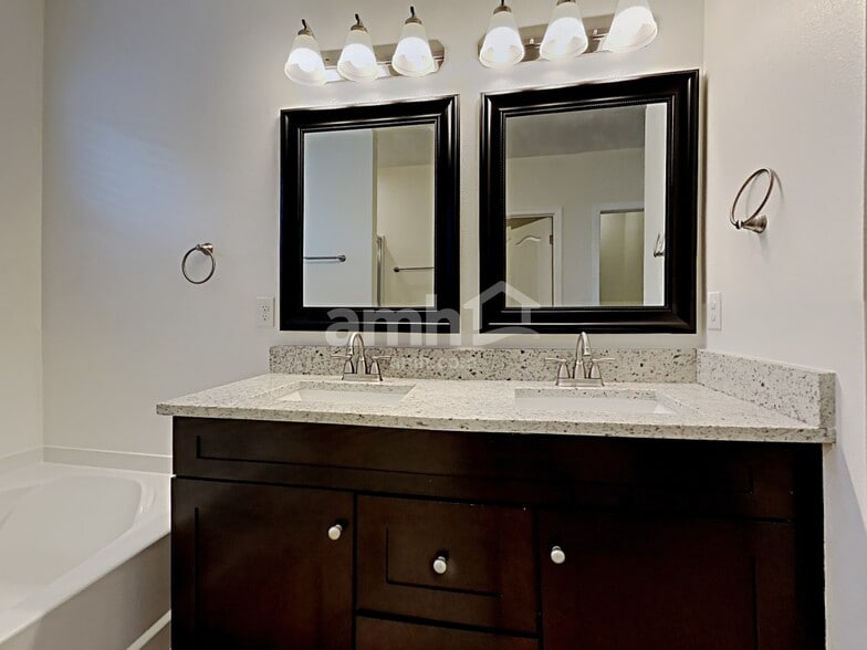 Building Photo - 344 Red Kite Dr