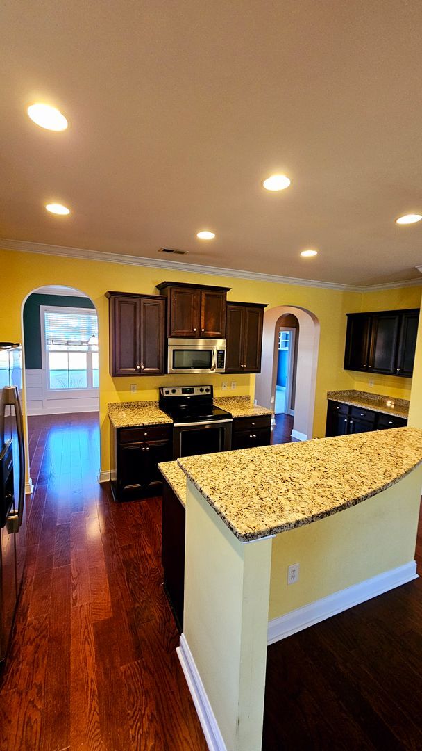 Building Photo - 3BR 2 BA Maple Hill