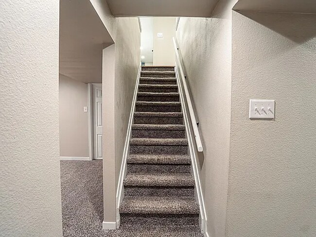 Building Photo - Remodeled 3 bedroom, 3 bath home with additional non-conforming bedroom in basement