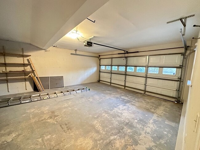 Building Photo - Beautiful Home off Timothy Available