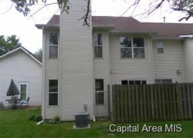 Building Photo - 2723 Dartmouth Dr