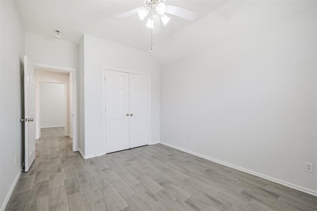 Building Photo - 5702 Carrollton Creek Ct