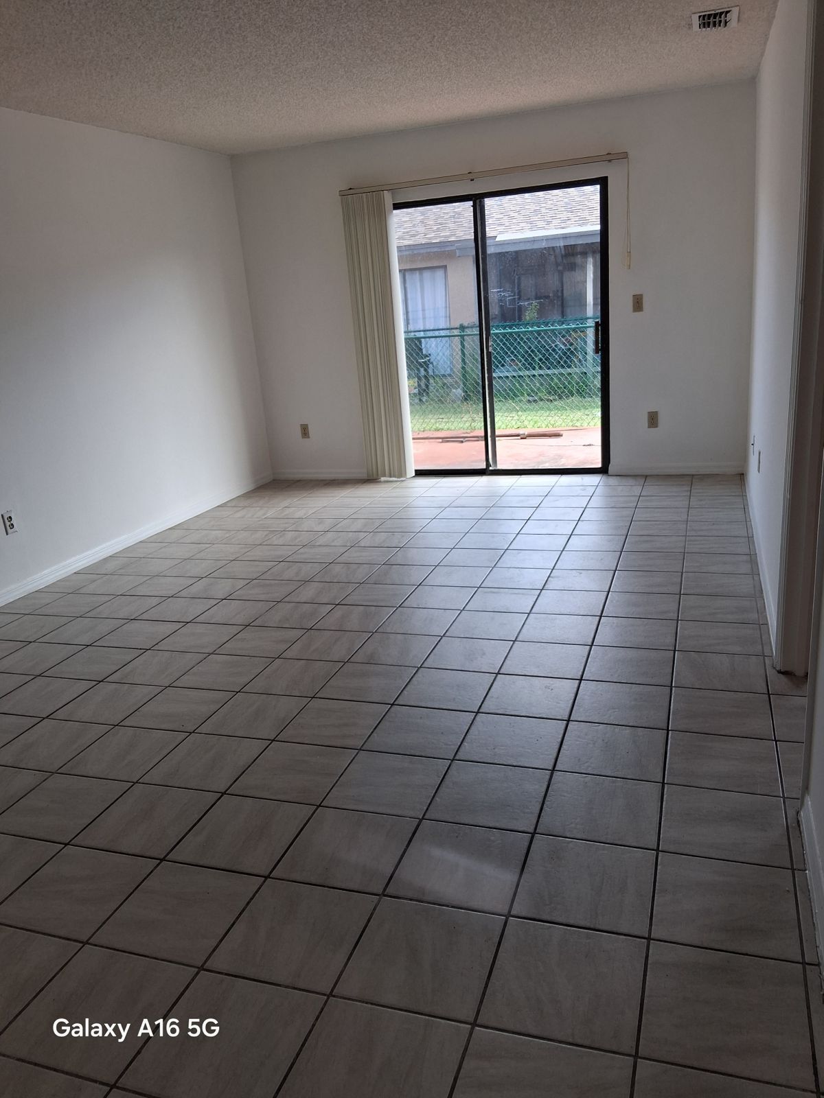 Building Photo - 2025 Caribbean Dr S