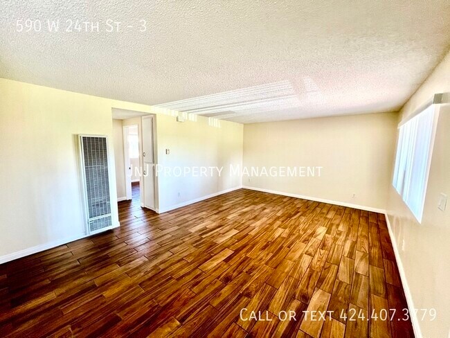 Building Photo - 590 W 24th St