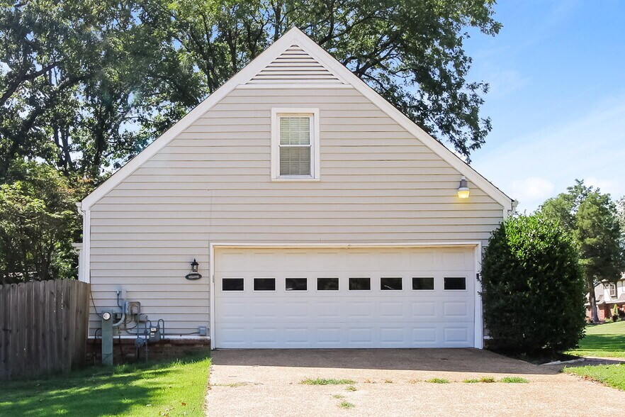 Building Photo - 7695 Stout Rd