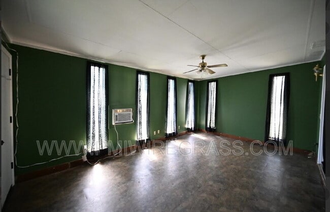 Building Photo - 267 Barbara Dr