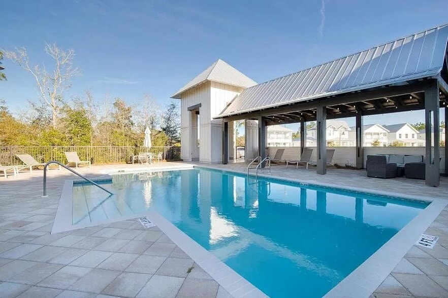Community Pool - 206 Montclair Avenue