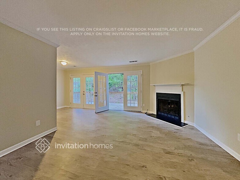 Building Photo - 715 Country Manor Way
