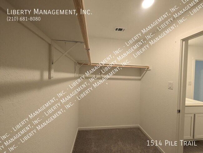 Building Photo - 1514 Pile Trl