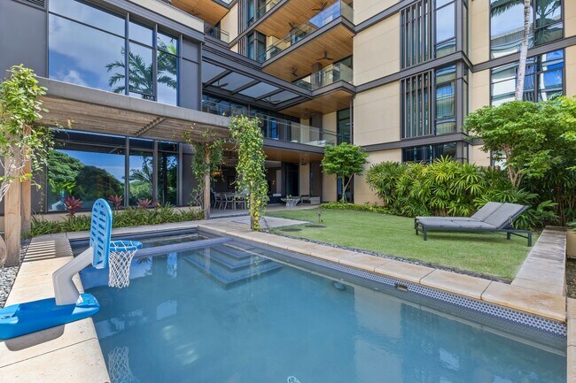 Building Photo - Park Lane 5305 - 3BR w/Swimming Pool and Yard!