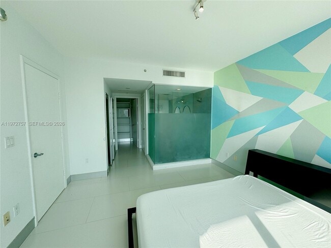 Building Photo - 92 SW 3rd St