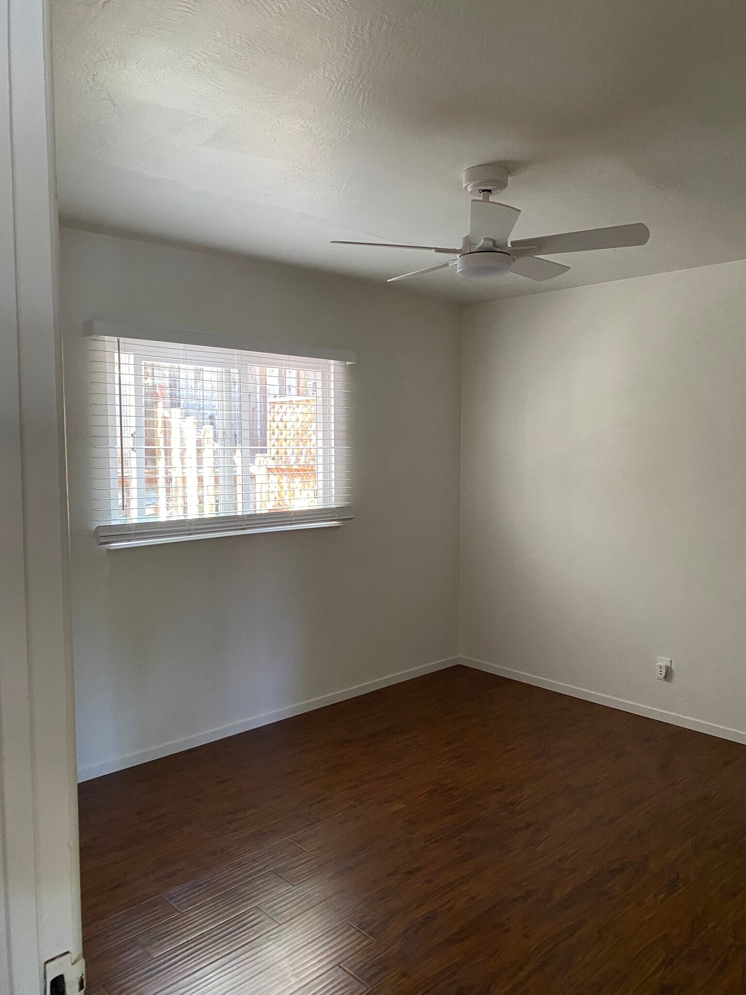 Building Photo - 737 Orinda Ln