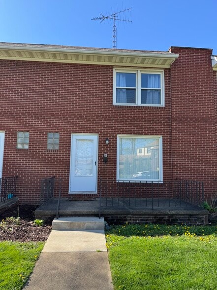 Building Photo - 124 Spangler Rd NE