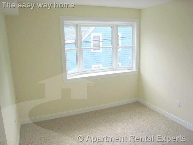 Building Photo - 43-45 Pitman St Unit #202
