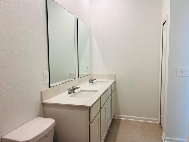 Building Photo - 4317 Riverbend Blvd