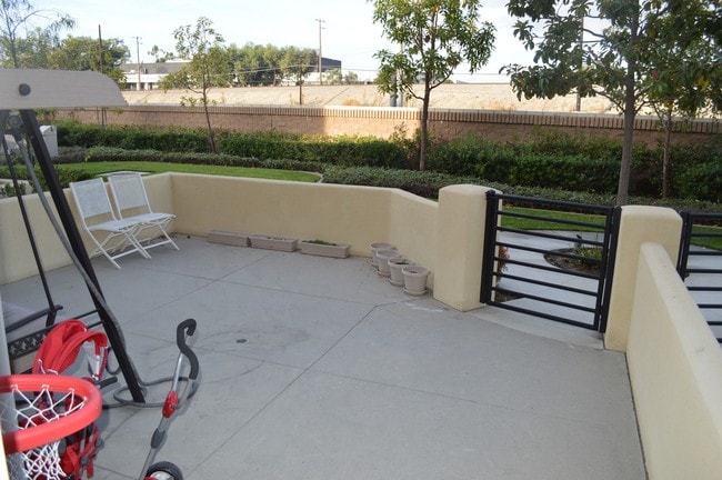 Building Photo - 5565 Ocean