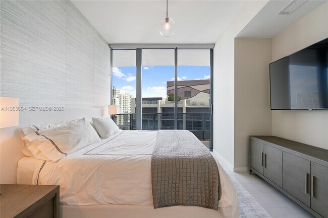 Building Photo - 1000 Brickell Plaza