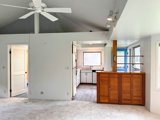 Building Photo - Available Now! Maunawili neighborhood - Adorable 2 bedroom cottage