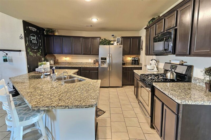 Building Photo - 21691 Horseshoe Dr