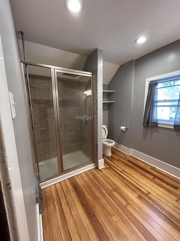 Building Photo - 1113 Vermont St