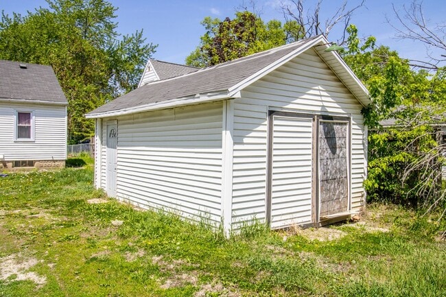 Building Photo - 2 bedroom, 1 bath house in Waterloo