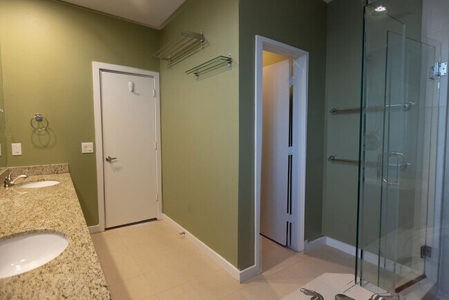 Building Photo - 2402 Morgan St