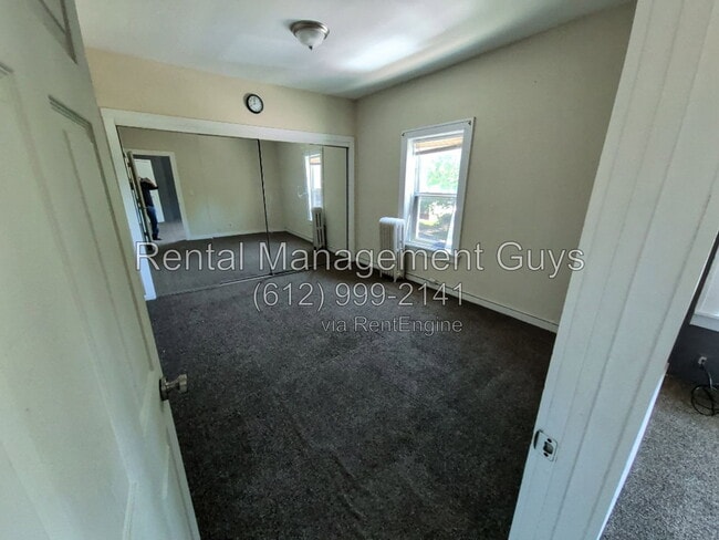 Building Photo - 2300 W 50th St