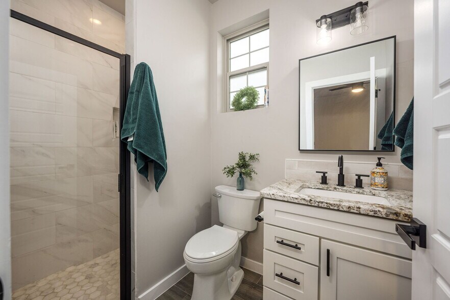 Building Photo - 4565 Mesa Monte Dr