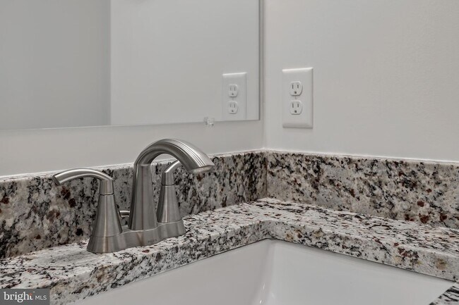 Building Photo - 415 Hadley Ln