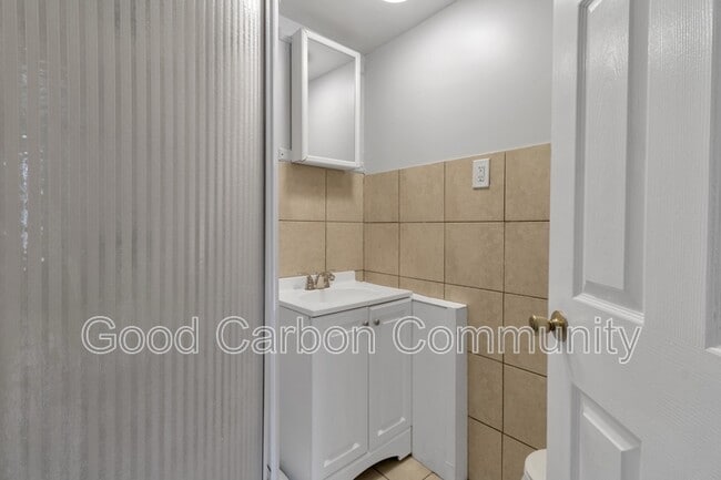 Building Photo - 357 Vermont St