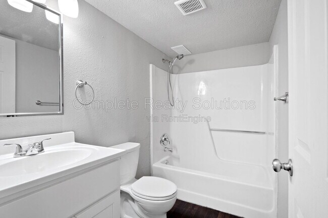 Building Photo - 289 Mt Everest Dr