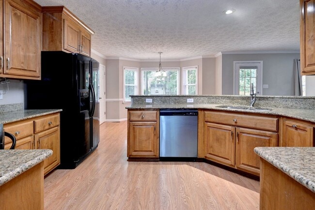 Building Photo - Lovely home in Woods of Tabb