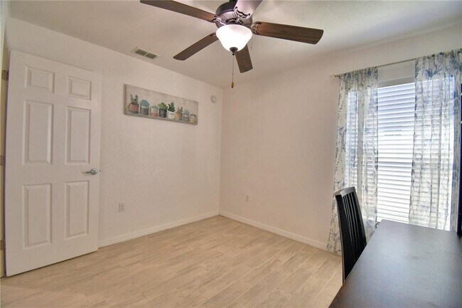 Building Photo - 4970 Mandolin Ct