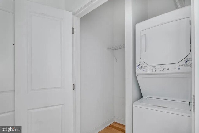 Building Photo - 1311 Spruce St