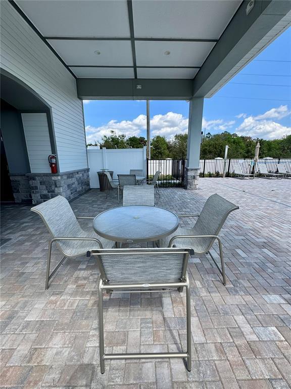 Building Photo - 3160 Emerald Acrs Ln