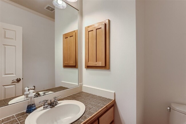 Building Photo - 4Bd/2.5Ba Redmond House