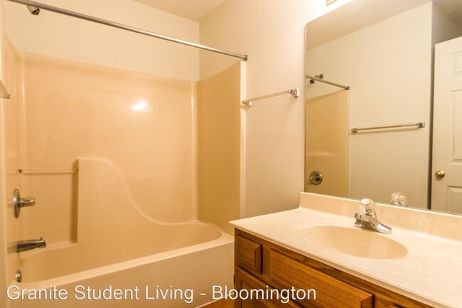 Building Photo - 2 br, 1.5 bath House - 702 Sherwood Hills Dr