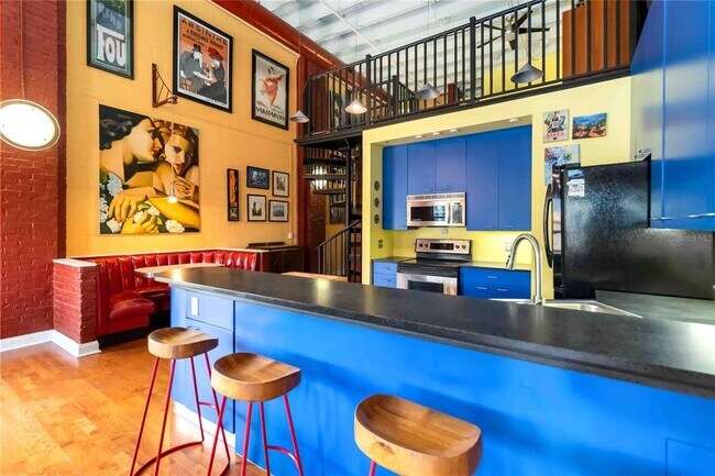 Building Photo - 62 W Colonial Dr