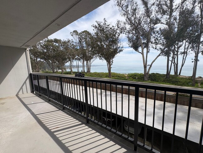 Building Photo - Remodeled Coastal Condo with Panoramic Ocean Views – One Block from New Brighton Beach