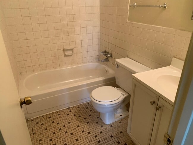 Building Photo - 3438 Spottswood Ave