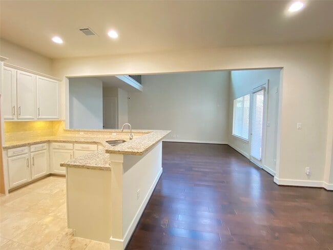 Building Photo - 9510 Cedarpost Square St