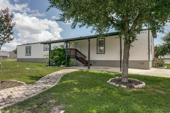 Primary Photo - 7151 Woodlake Pkwy