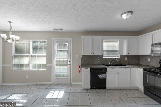 Building Photo - 97 Livingston Ln