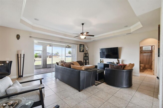 Building Photo - 6841 Bushnell Dr