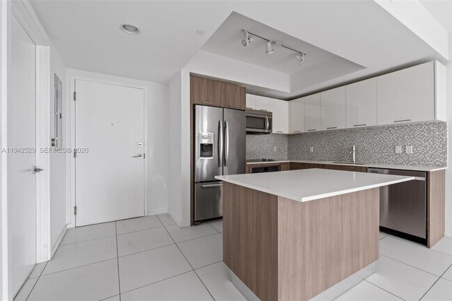 Building Photo - 5252 NW 85th Ave