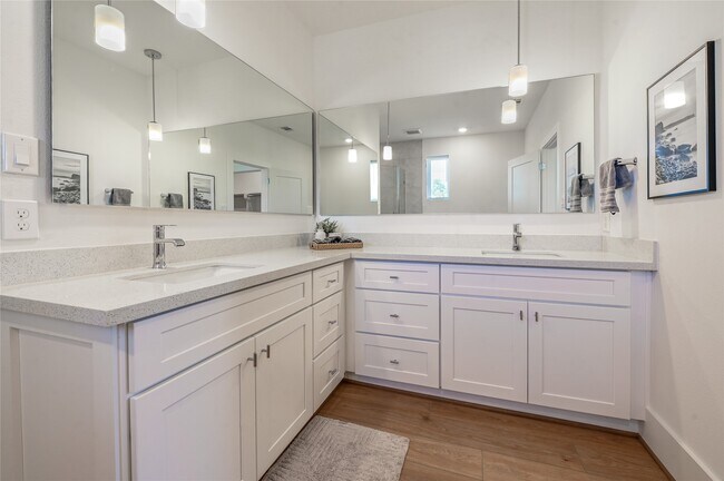 Building Photo - 7607 Victory Reserve St